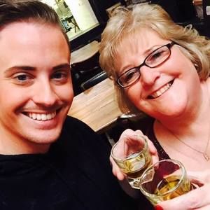 Meet your Posher, Brenda